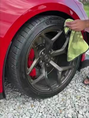 I’ve never used a tire and trim dressing like this one.. #cardetailing #cardetailingproducts #blackline #tireshine 