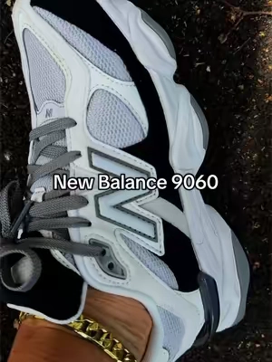 New Balance 9060 in the black & white 🖤🤍 @Evans Sneakers #newbalance #newbalance9060 #9060 #sneakers #shoes 