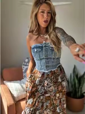 Boho florals + a denim tube top = the cutest effortless combo 🤎🌸 The perfect mix of feminine and casual for those warm fall days! #FallFashion #BoutiqueStyle #FallOutfits #bohostyle #bohooutfit 