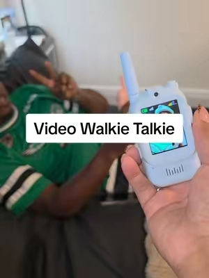 Replying to @catiamontana0 these video walkie talkies are so much fun they make the perfect gift for small kids! #videowalkietalkie #walkietalkies #giftideasforkids 