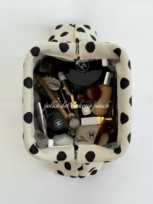 #makeupbag #polkadot #chicaesthetic #makeuppouch #clutchbag
