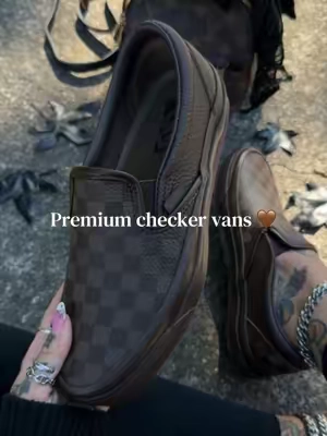Soooo pretty 🖤 @vans #vans #vanswarpedtour #falloutfitinspo #altoutfits #altmom 
