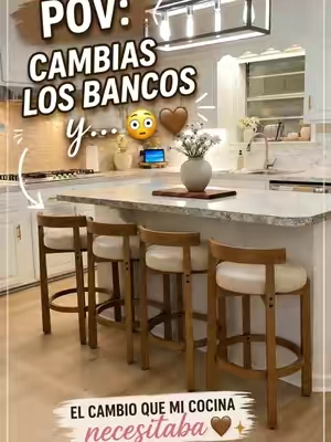 El color de la madera, el asiento beige y ese respaldo… ¡literalmente todo combina.. #kitchendecor #homedecor #barstool #kitchenmakeover #tiktokmademebuyit 
