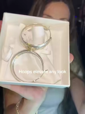👌👌 #hoops #jewlery #fashion #tiktokmademebuyit 