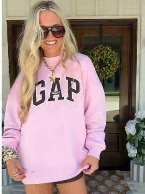 Gap has got it going on! This mockneck sweatshirt is so good! Embroidered and so comfy + cozy! #tiktokshopcreatorpicks #gap #mockneck #fallsweatshirt #errandsoutfit 