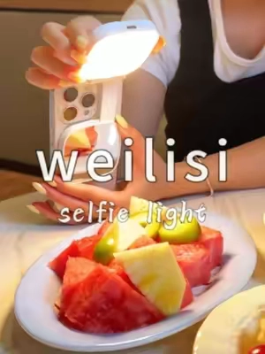 A foldable magetic fill light.✅✅📸📸#photography #selfielight #viralselfielight #filllight #TikTokshopbacktoschool