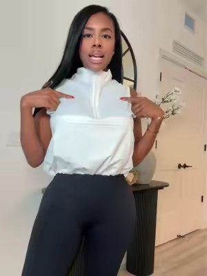 5’6”| 150Ibs | Size M 