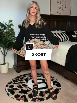 I’m 5’3” 135lbs wearing a small, could size up for more length. #skort #skortoutfit #fallstyle #falloutfits #flowyskirt 