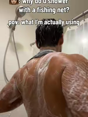 Using an African net sponge is one of the best ways to stay clean. It exfoiliates your back and cleans those hard to reach places where dirt, sweat and dead skin build up. Try it out!#shower #clean#bodywash #skincare #fyp 