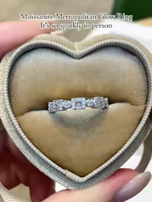 Moissanite Metropolitan Glow Ring💍It's so sparkly in person💎✨#ring #moissanitering #moissanite #TikTokShopSummerSale #delzzad #waterproofjewelry #jewelry #giftideas #2026 #viral #delzzadjewelry #nontarnishjewelry #beautiful #luxury #affordable #diamond #diamondtester #GRA