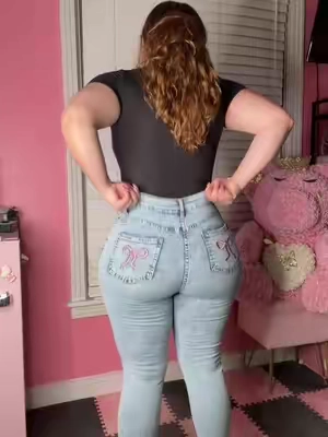 #Tiktokshopsummer #sohochic #denimjeans #highwaistedjeans #skinnyjeans 