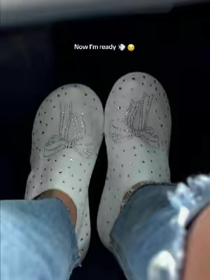 Cute driving shoes.👟 #drivingshoes #caressential #carsoftiktok #watelves #drivingtips 