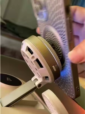 Phone Overheating While Wireless Charging? Problem Solved! #dualphonecharger #coolingwirelesscharger #tecactivecooling #magsafestand #travelcharger 