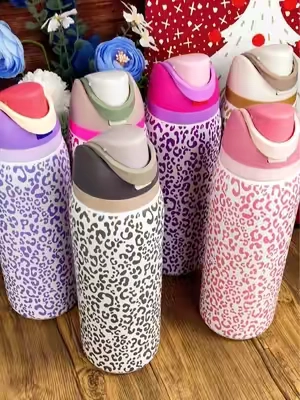 This cheetah print has me so ready for fall 🤎🍂 #waterbottle #cheetahprint #fallvibes #dealsforyoudays #tumbler 