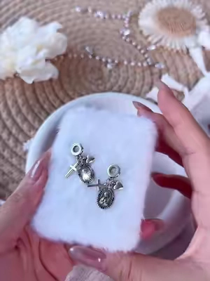 It just a pendant…. #mary #accessories #faith #virginmary 