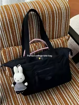 Perfect college tote!✨#bagsmart #totebag #collegebag #everydaybag #TikTokshopbacktoschool 