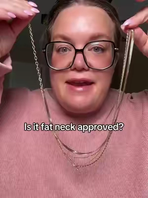 This necklace stack actually fits that neck and is gold plated so it won't tarnish! I have a 17 inch circumference around my neck and it still fits me. #TikTokshopbacktoschool #BackToSchool #PlusSize #necklace 