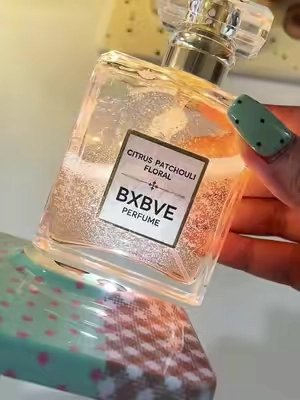 ¡La duración está loquísimal literalmente lo están enviando gratis ahora mismo!! #TikTokShopDealstorYouDays #perfumetiktok #coco #fragrance #womensperfumes