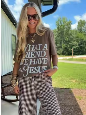 The best pants for fall! Love a good gingham print and this brown color is perfect! These are so comfy and cute #tiktokshopcreatorpicks #ginghampants #TikTokshopbacktoschool #fallootd #fallpants 
