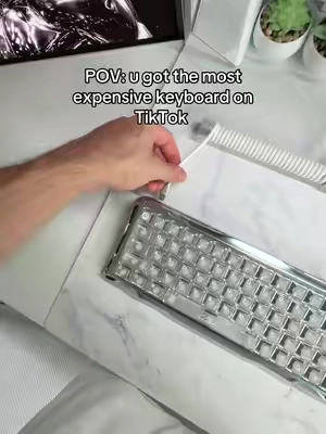 “Gravastar is expensive” yea cuz it’s not cheap material 🙏😭  #gravastar #keyboard #gamingkeyboard #v60 #silver 