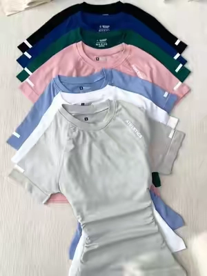 This is cuter than I expected 😍 Perfect fit and hugs the right places.🏋🏽‍♀️#workout #spotlightfinds #TikTokshopbacktoschool #activewear #tshirt 