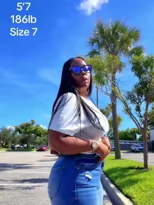Trust… I’m going to find us a good pair of jeans that stretch 🤞🏾🩷 #jeans #strech #fashionnova #sizedown @Fashion Nova 