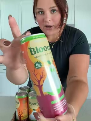 The price of that 24 pack thooooo🤯 #bloomenergy #bloomnutrition #bloom #falldrinks 