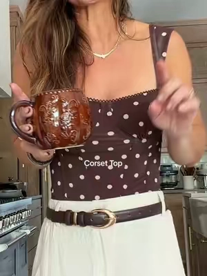 SUCKs you in but comfy!!! This corset from @Edikted is soooooo good yall. #corsettop wearing an XS im 5’2 115 and its perfect. 