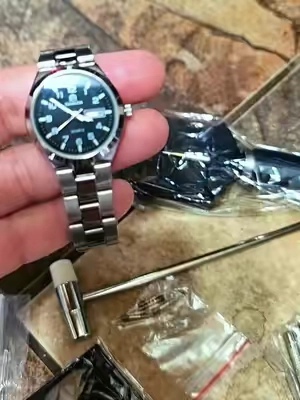 Such a great set, save money on repairs! #watchrepair #watch #tiktokshop #musthave #tools 