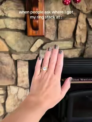 She’s stunningggg #ringset #engagementring #rings 