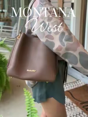 Color: Dark Brown 🤎🤎🤎 #montanawest #hobobag #bucketbag #shoulderbag #fallbag 