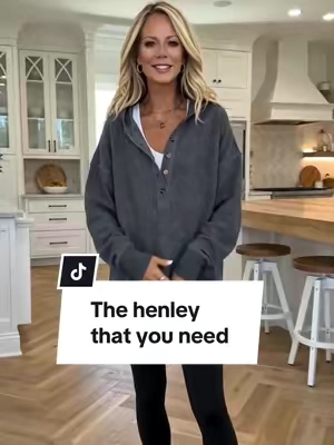 These come in so many colors. Grab your for they are gone. Over 72k has been sold.. #henley #henleyshirt #falloutfits #ladiesfashion @PrettyGarden Official 