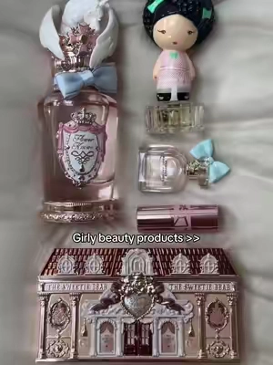 The perfume smells so good 🤤