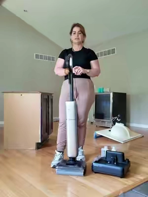 En plena mudanza y esto fue de lo primero que traje a la casa 🏠✨ Aspira, recoge derrames y se autolimpia. Una ayuda enorme para dejar los pisos listos antes de empezar a acomodar todo. La DREAME Aero Pro Lite te la dejo encima de mi nombre. #DREAME #AeroProLite #LimpiezaDelHogar #Aspiradora #TikTokShopFinds