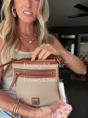 #dooneyandbourke #purse #crossbody#qvcloyaltyprogram 