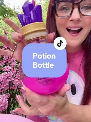 Finally a Halloween water bottle that looks like a Halloween prop! This is perfect for all of the spooky girlies! #waterbottle #halloween #halloweendecor #halloweencup #spookyseason 