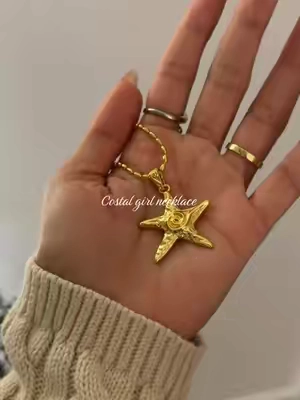 Your new fav obsession @en route jewelry #backtoschoolshopping #TikTokshopbacktoschool #outfitinspo #necklace #summervibes 