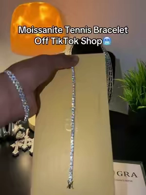 #moissanitebracelet #tennisbracelet #moissanite #moissanitejewelry #moissanitevsdiamond 