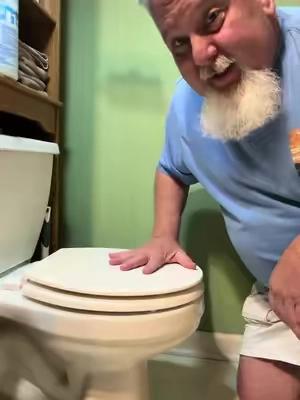 #DIY #toiletseat #bathroomremodel 