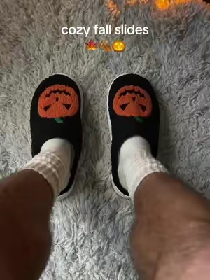 These fit a little small I recommend going up a size #fall #fuzzyshoes #houseshoes #autumn 