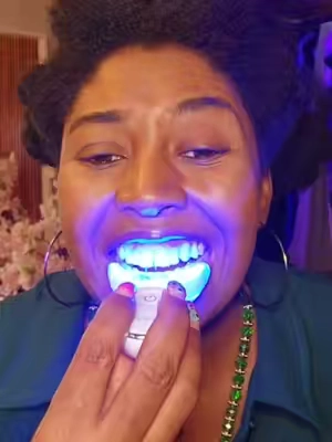 #whiteningteethstrips  #brightsmile  #teethwhitening  #haitiantiktok  #oralhygiene 