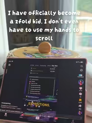 Auto scroll on my zfold8 is game changer! 🙂‍↕️ Did you know you can buy the new zfold here?! They have payment plans 👀 and 3 day free shipping 🙊 #galaxyzfold8 #zfold8 #samsunggalaxy @Samsung US 