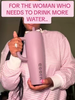 Maybe I don’t need more reminders to drink water… maybe I just needed a water bottle I actually LOVE using 😂💦 This one stays with me all day and makes hitting my water goal so much easier. If you know, you know. 👀 #watertok #hydration #waterbottle 