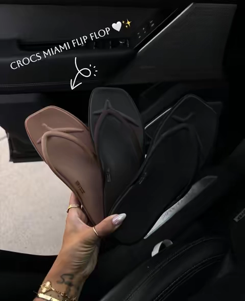 #crocs #crocssandals 