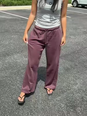 perff color for fall @H&M #sweatpants #sweats #falloutfits #joggers #sweatpantsoutfit 