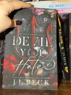 #MafiaRomance #DarkRomance #BookRECS #BookTok 