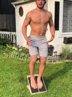 Slant boards genuinely help lower body issues.  #kneepain #legworkout #homegym #slantboard #lowerbodyworkout 