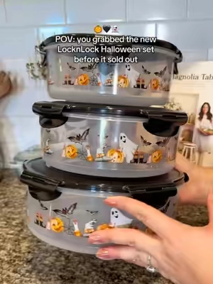 🦇👻The cutest set of LocknLock containers! These never last long so if you’re a Halloween lover…RUN! 🖤🎃 @QVC, Inc #locknlock #halloween #spookyseason #foodstorage #foodcontainers 
