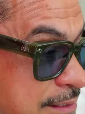 Meta Fury Racing Green, lentes inteligentes de Meta con cámara integrada, inteligencia artificial, llamadas, audio open-ear y traducción de idiomas en un diseño deportivo y moderno que luce como unos lentes normales. #MetaFury #MetaGlasses #LentesInteligentes #SmartGlasses #TecnologiaWearable 