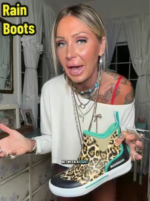Rain Boots that are made for the fashionistas!🤩 These are seriously so cute that I don’t even want to get them muddy… and I got them to wear in the mud!😆 #rainboots #waterproofboots #watershoes 